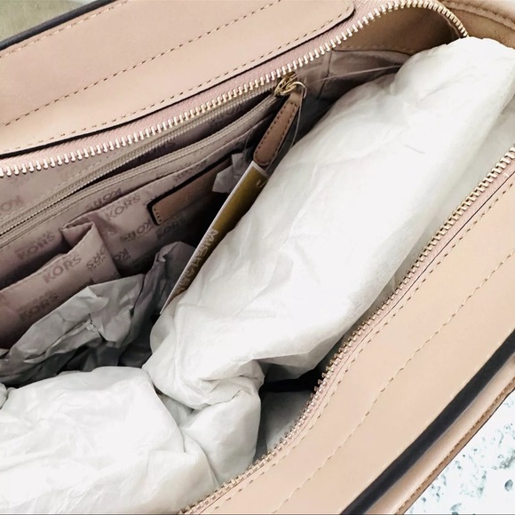 NWT Michael Kors Quilted Satchel Beige Oyster Vivianne Large Zip Shoulder Bag - Picture 10 of 12